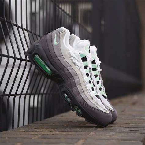 nike fresh mint 95